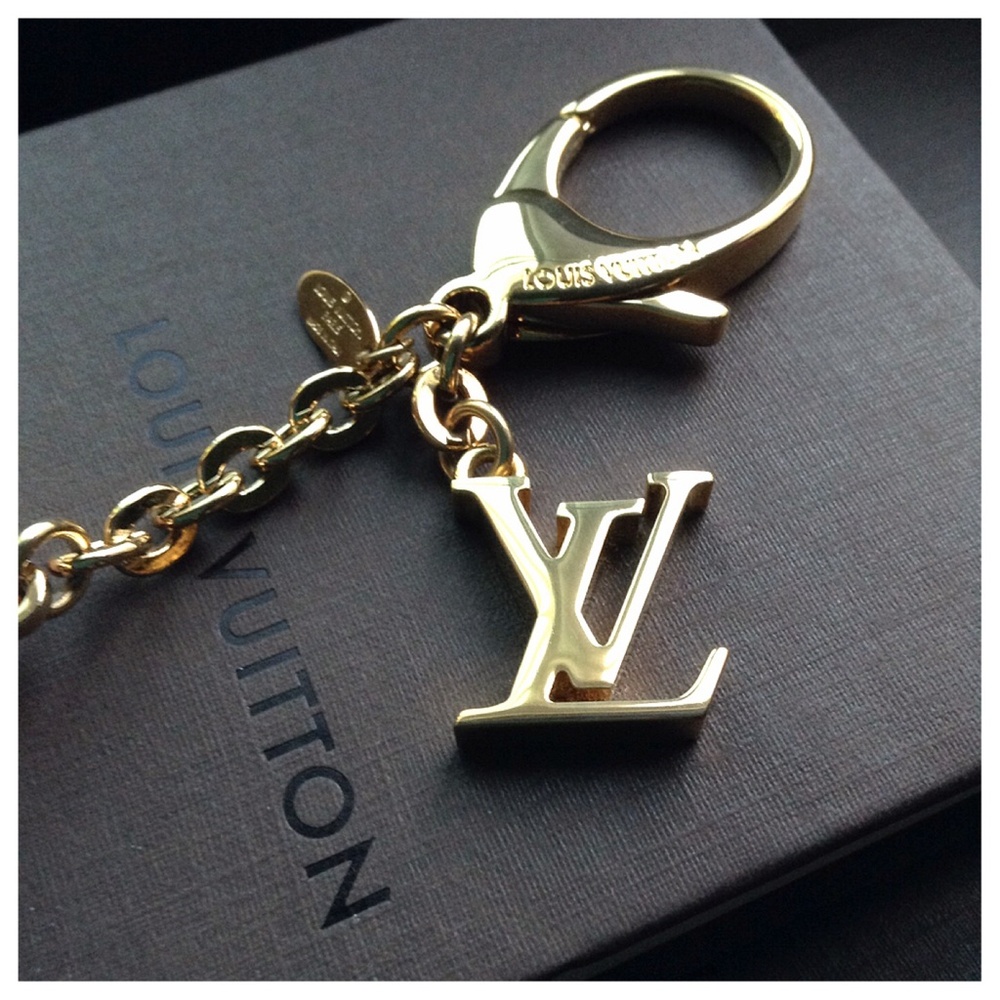 Louis Vuitton Acetate Hollow Flower Bag Charm Suede Rose - Picture 2 of 2